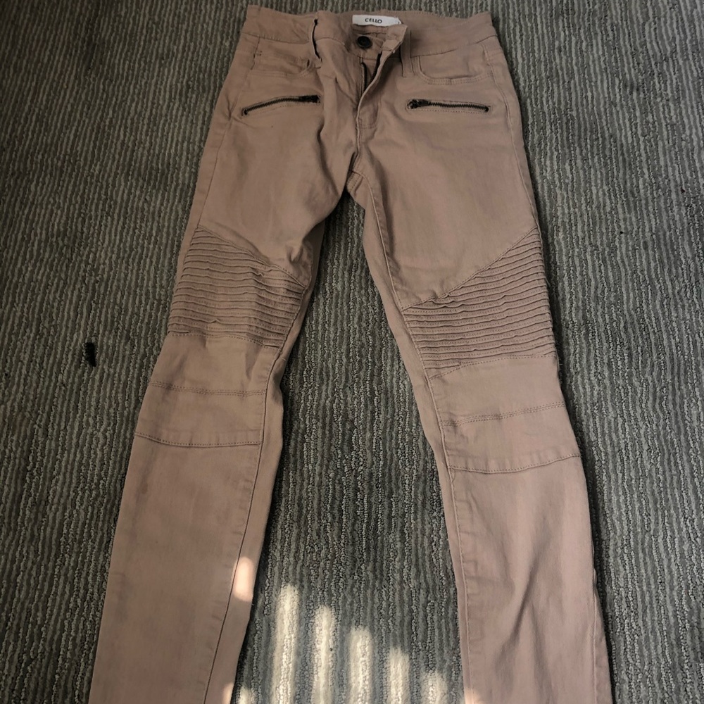 Pink Pants - Picture 2 of 5